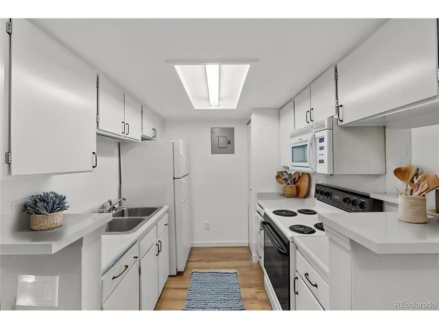 8555 Fairmount Dr D204, Denver, CO 80247