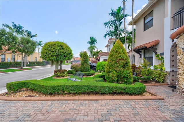1016 NW 99th Passage 1016, Miami, FL 33172