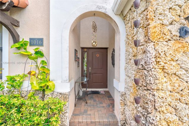 1016 NW 99th Passage 1016, Miami, FL 33172