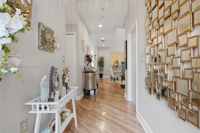 1016 NW 99th Passage 1016, Miami, FL 33172