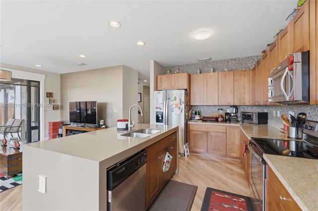 1016 NW 99th Passage 1016, Miami, FL 33172