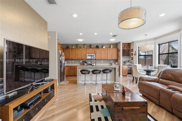 1016 NW 99th Passage 1016, Miami, FL 33172