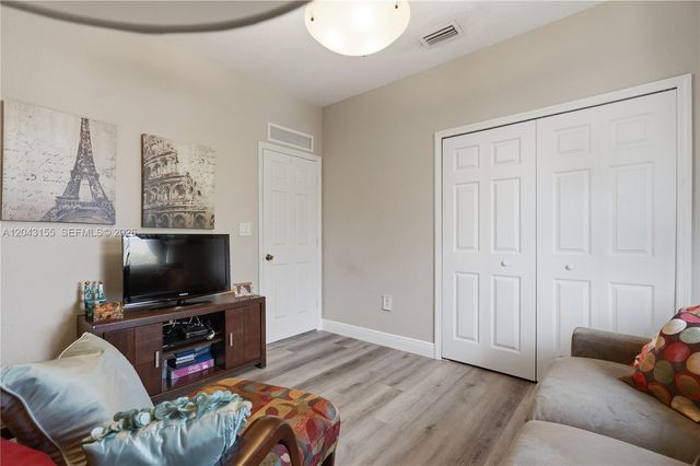 1016 NW 99th Passage 1016, Miami, FL 33172