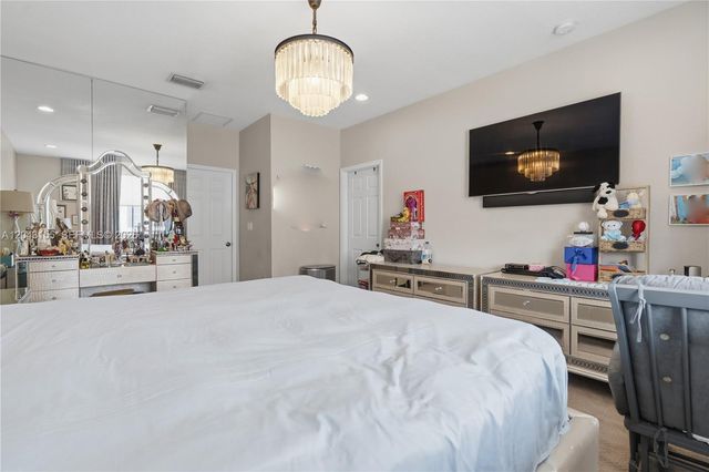1016 NW 99th Passage 1016, Miami, FL 33172