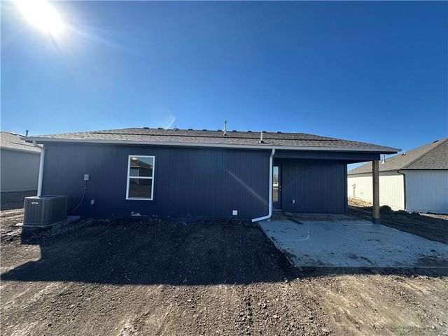 20815 Fairview Street, Edgerton, KS 66021