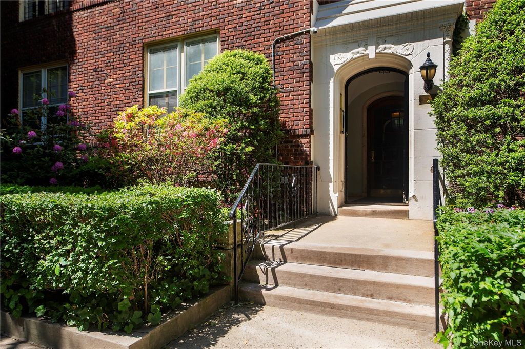 34-22 81 Street 42, Jackson Heights, NY 11372
