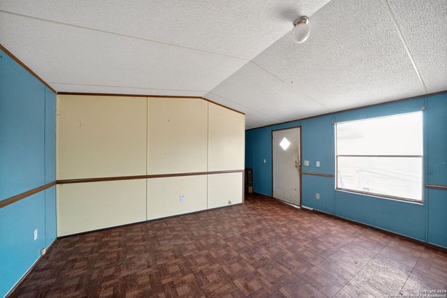 845 Campobella, Kingsbury, TX 78638