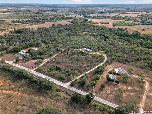 845 Campobella, Kingsbury, TX 78638