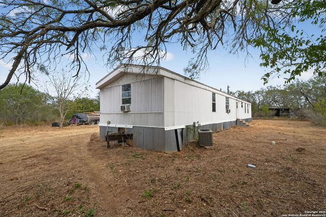 845 Campobella, Kingsbury, TX 78638