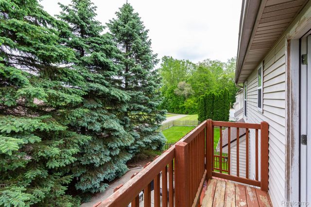 6075 Davison Road, Burton, MI 48509