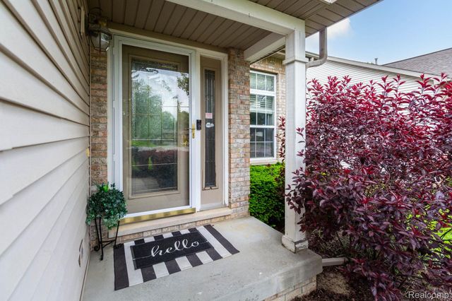 6075 Davison Road, Burton, MI 48509
