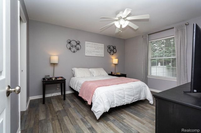 6075 Davison Road, Burton, MI 48509