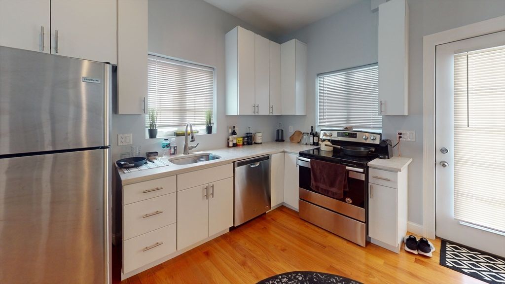 309R Sumner 2L, Boston, MA 02128
