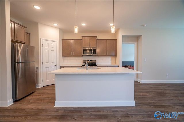 330 Creek Grove Avenue, New Market, AL 35761