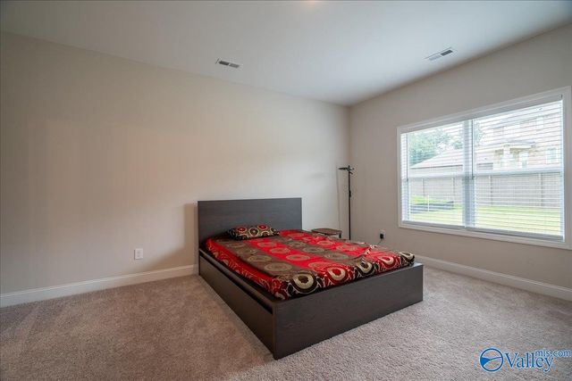 330 Creek Grove Avenue, New Market, AL 35761