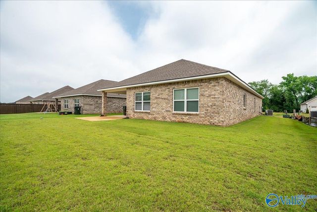 330 Creek Grove Avenue, New Market, AL 35761
