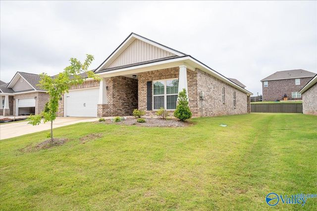 330 Creek Grove Avenue, New Market, AL 35761