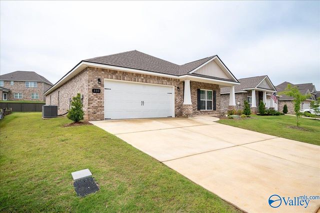 330 Creek Grove Avenue, New Market, AL 35761