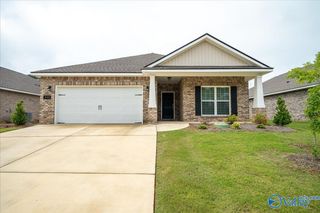 330 Creek Grove Avenue, New Market, AL 35761