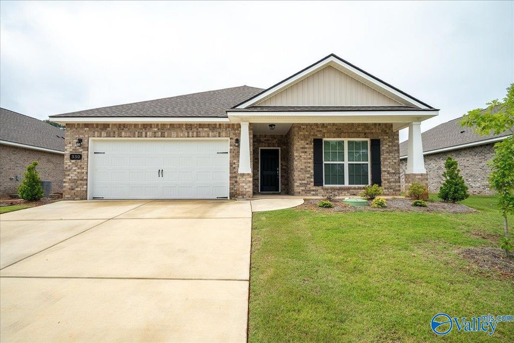 330 Creek Grove Avenue, New Market, AL 35761