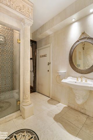 6 E 76th St Apt 1R, New York City, NY 10021