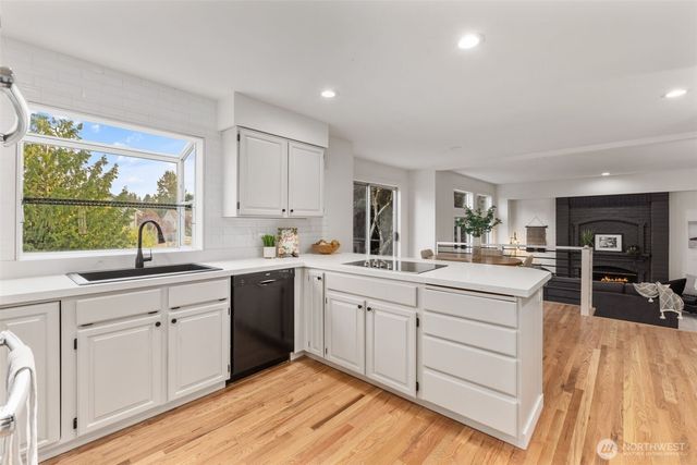 11715 SE 61st Place, Bellevue, WA 98006