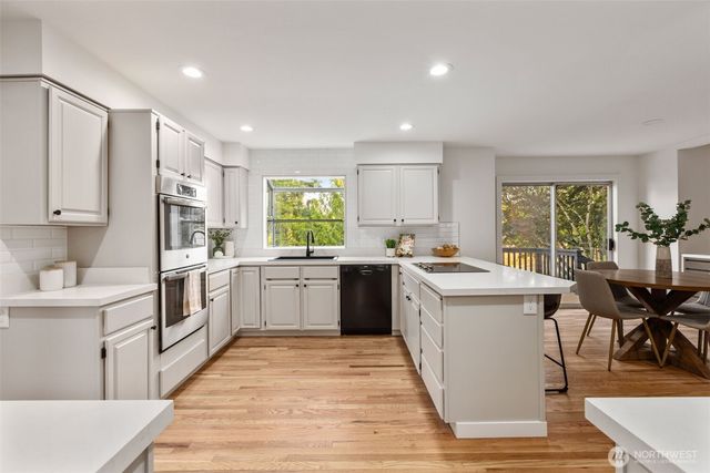 11715 SE 61st Place, Bellevue, WA 98006
