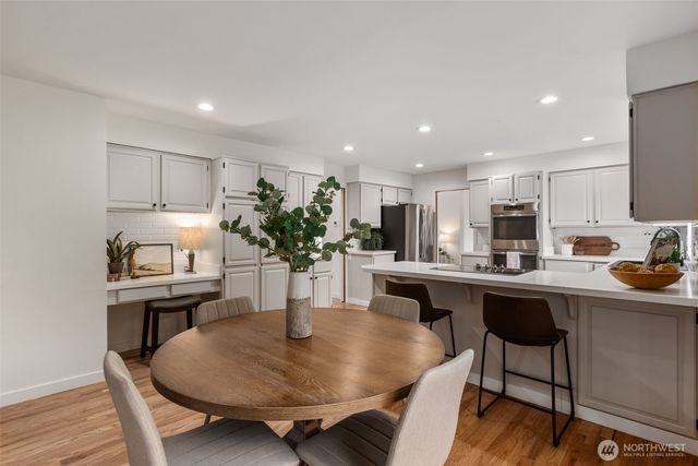11715 SE 61st Place, Bellevue, WA 98006