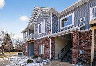 907 7th Avenue SE 16, Altoona, IA 50009