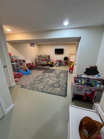 5865 Hayden Drive, Middletown, OH 45042