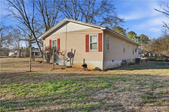 499 East Ave, Berry, AL 35546