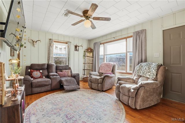 499 East Ave, Berry, AL 35546