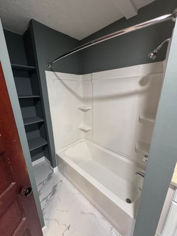 8 Harding St B, Grafton, MA 01560