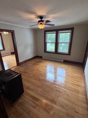 8 Harding St B, Grafton, MA 01560
