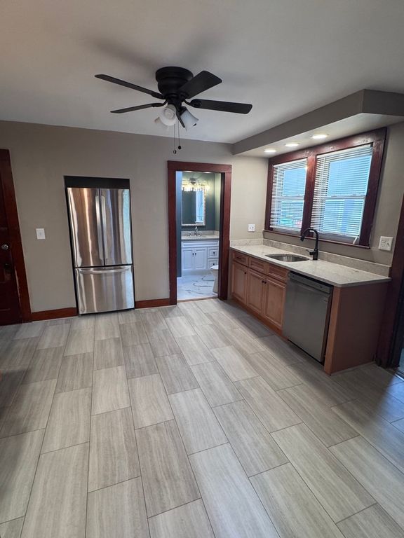 8 Harding St B, Grafton, MA 01560