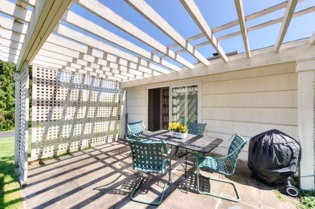 6 Burtenmar Circle, Paxton, MA 01612