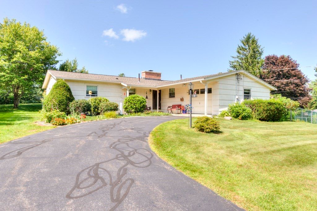 6 Burtenmar Circle, Paxton, MA 01612