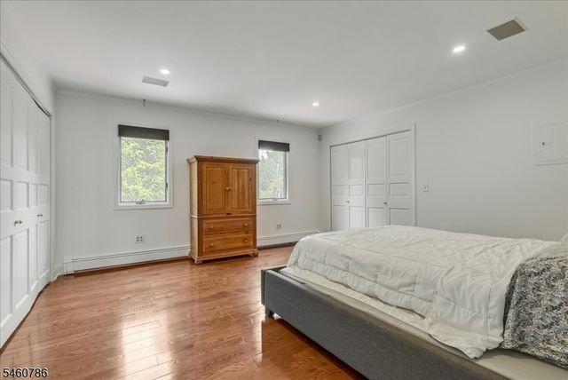3 Manrodt Ct, Kinnelon Boro, NJ 07405