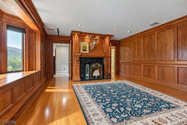3 Manrodt Ct, Kinnelon Boro, NJ 07405