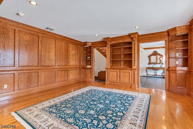 3 Manrodt Ct, Kinnelon Boro, NJ 07405