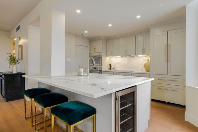 5555 Del Monte Drive 704, Houston, TX 77056