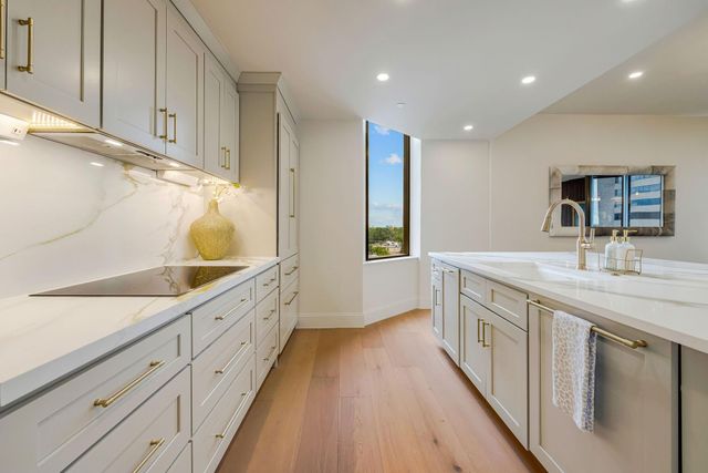 5555 Del Monte Drive 704, Houston, TX 77056