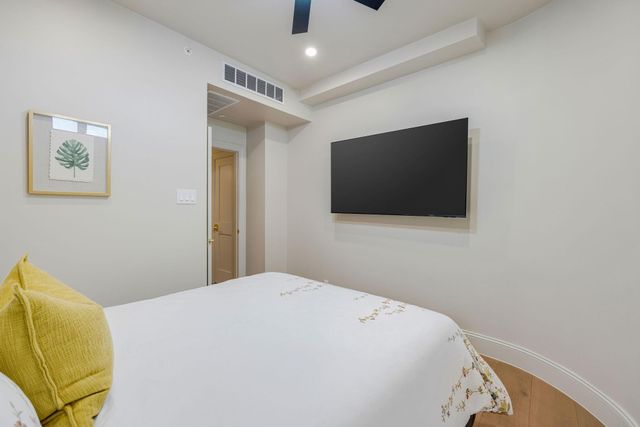 5555 Del Monte Drive 704, Houston, TX 77056