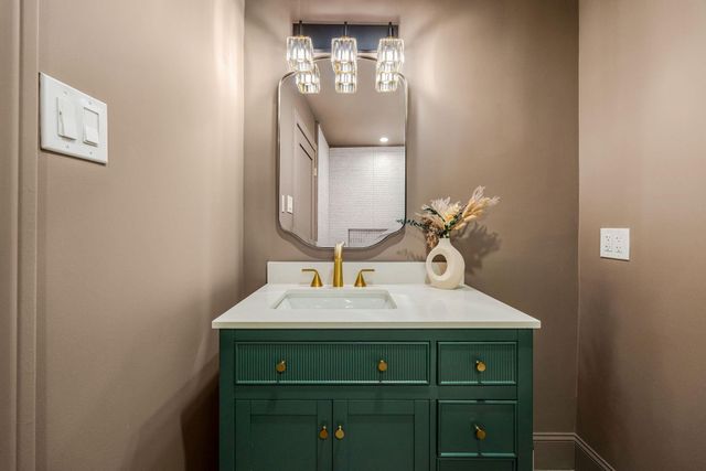 5555 Del Monte Drive 704, Houston, TX 77056