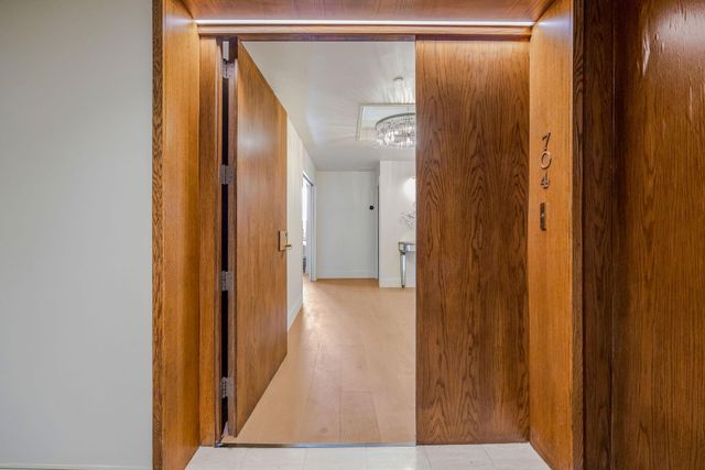 5555 Del Monte Drive 704, Houston, TX 77056