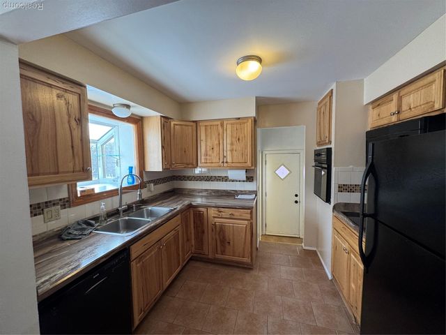 26278 Grobbel Avenue, Warren, MI 48091