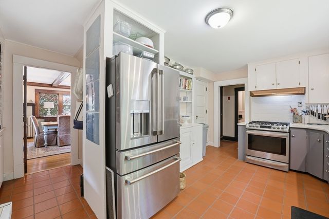 15 Haviland St, Worcester, MA 01602