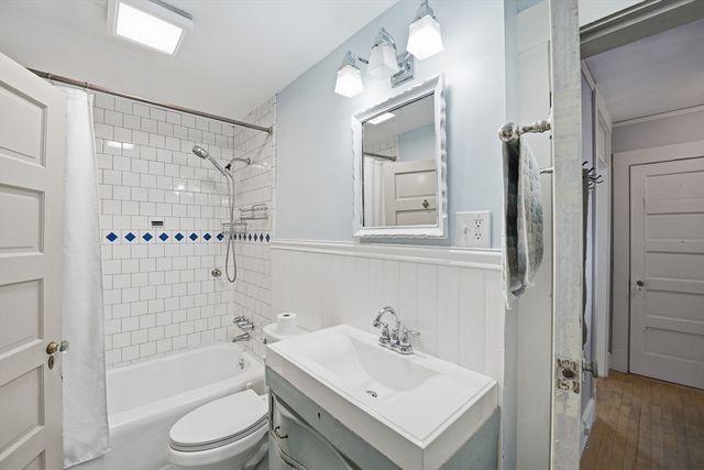 15 Haviland St, Worcester, MA 01602