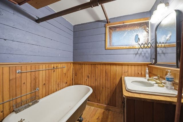 15 Haviland St, Worcester, MA 01602