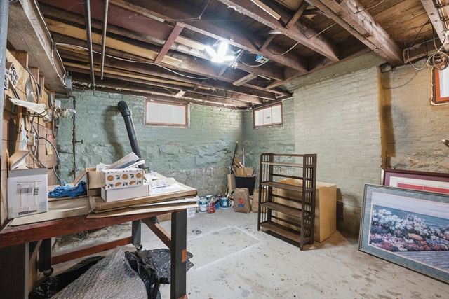 15 Haviland St, Worcester, MA 01602